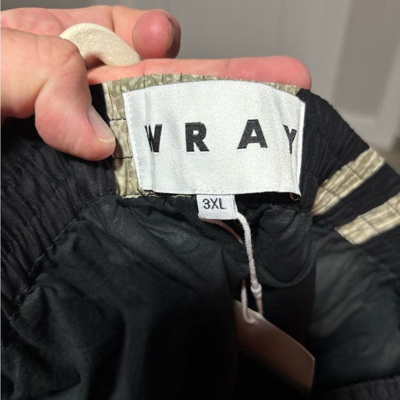 Black & Beige Abstract Pattern - Picture 4 of 4